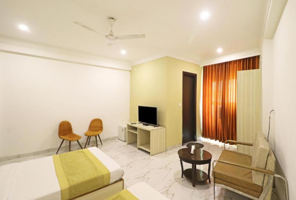 Hotel Almora Sky Near By Delhi International Airport With - Free Airport Pickup And Drop Nowe Delhi Zewnętrze zdjęcie