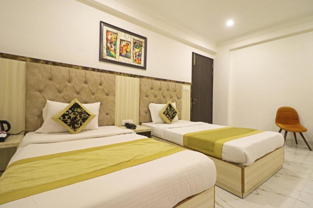 Hotel Almora Sky Near By Delhi International Airport With - Free Airport Pickup And Drop Nowe Delhi Zewnętrze zdjęcie