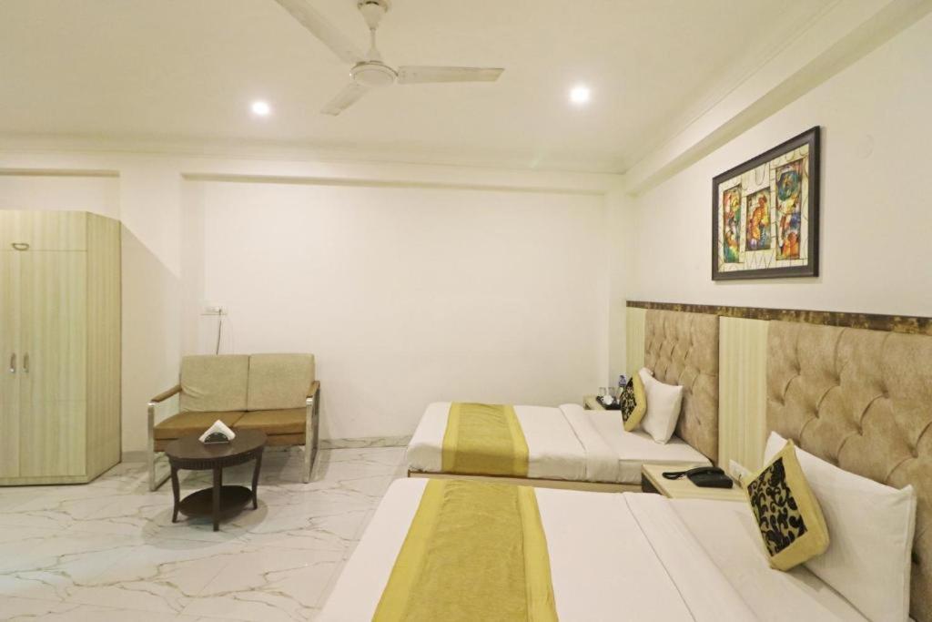 Hotel Almora Sky Near By Delhi International Airport With - Free Airport Pickup And Drop Nowe Delhi Zewnętrze zdjęcie