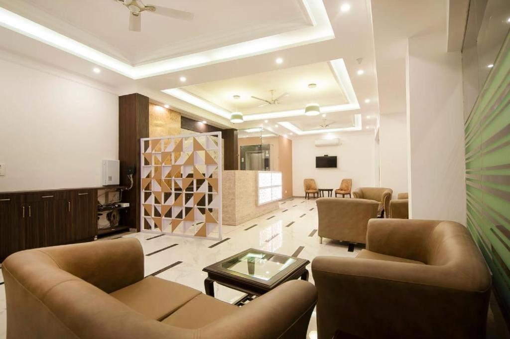 Hotel Almora Sky Near By Delhi International Airport With - Free Airport Pickup And Drop Nowe Delhi Zewnętrze zdjęcie