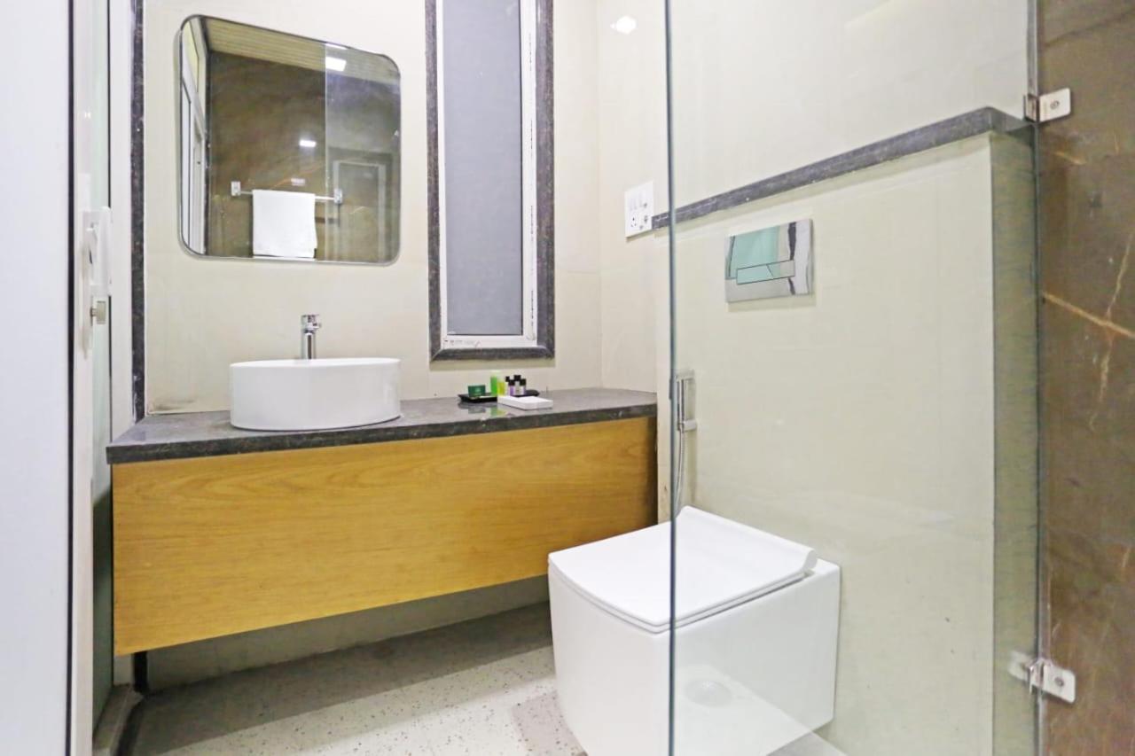 Hotel Almora Sky Near By Delhi International Airport With - Free Airport Pickup And Drop Nowe Delhi Zewnętrze zdjęcie