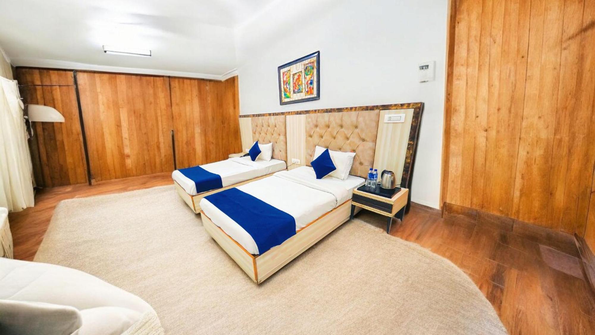 Hotel Almora Sky Near By Delhi International Airport With - Free Airport Pickup And Drop Nowe Delhi Zewnętrze zdjęcie