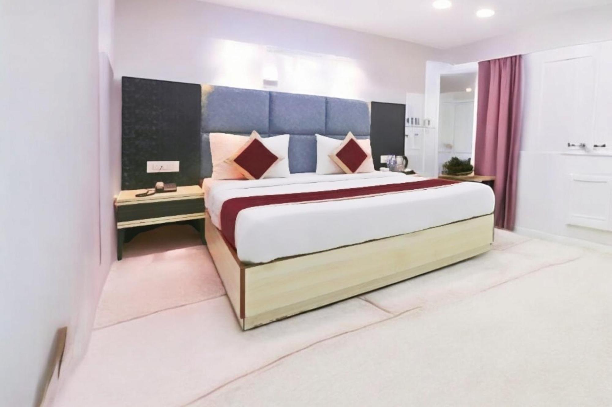 Hotel Almora Sky Near By Delhi International Airport With - Free Airport Pickup And Drop Nowe Delhi Zewnętrze zdjęcie