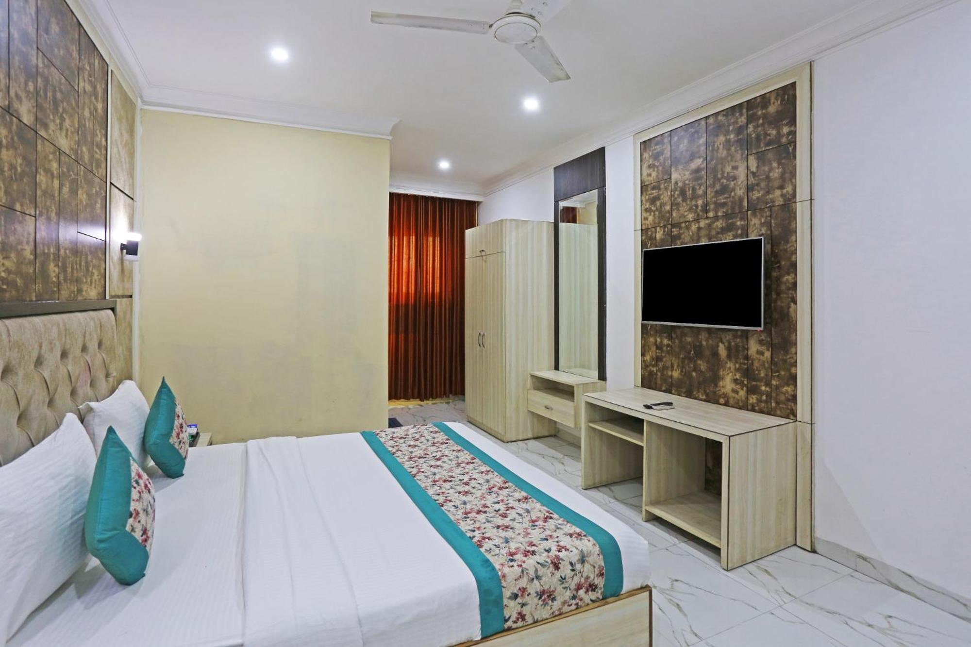 Hotel Almora Sky Near By Delhi International Airport With - Free Airport Pickup And Drop Nowe Delhi Zewnętrze zdjęcie